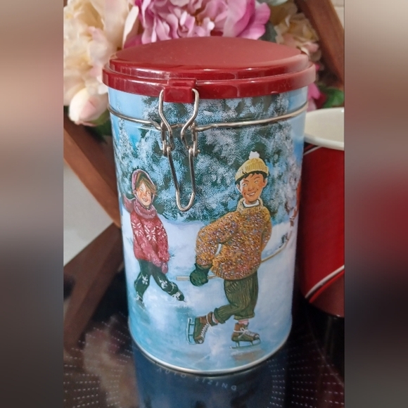 Tim Hortons 2012 Always Fresh Coffee Mug and Skating Pond Tin Canister - Picture 9 of 10